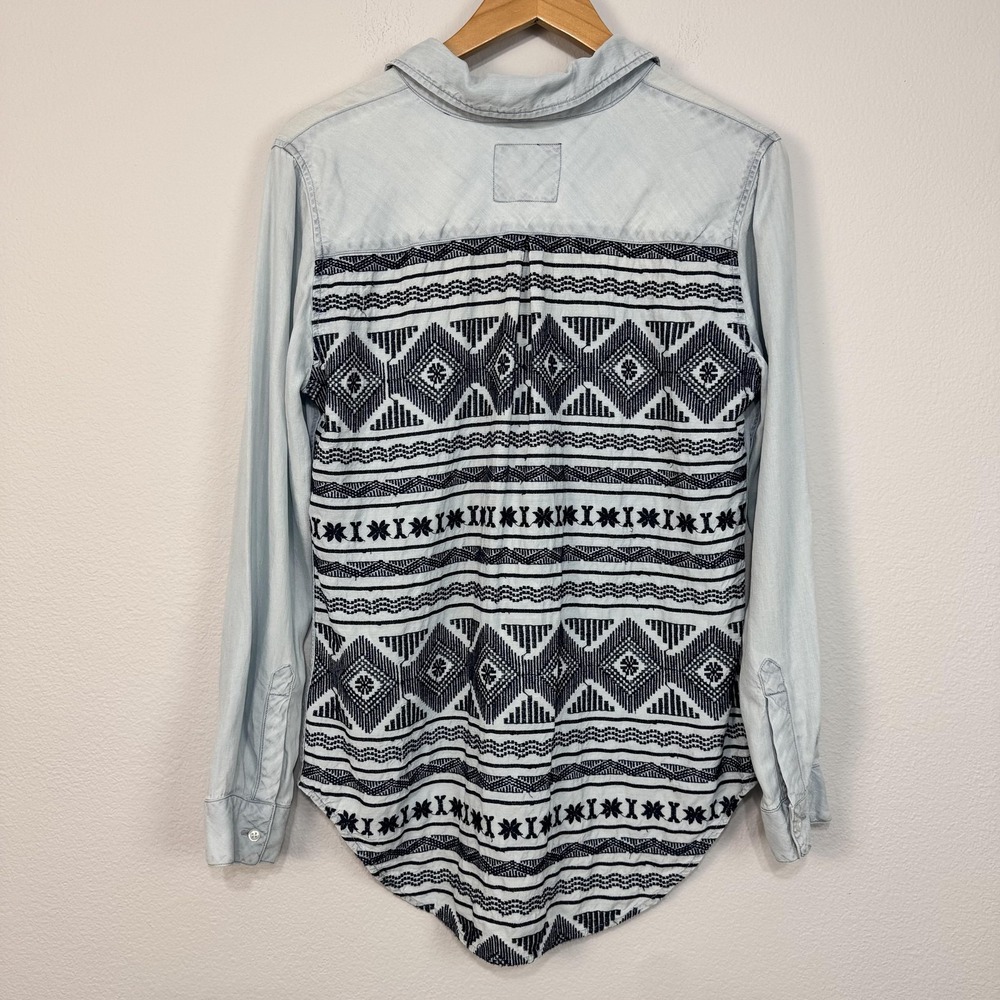 Rails Shirt‎ Women's Medium Light Blue Tencel Chambray Aztec Back Western Button